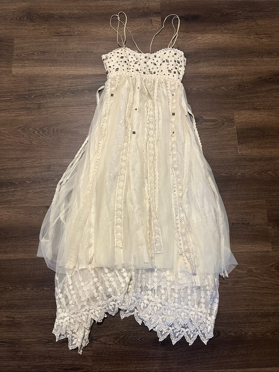 Free People Dresses & Skirts - EUC FREE PEOPLE STUDDED LACE PARTY DRESS
